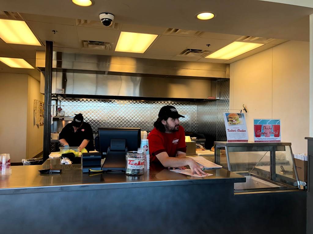 Tuckers Onion Burgers | restaurant | 15001 N May Ave, Oklahoma City, OK 73134, USA | 4052545555 OR +1 405-254-5555