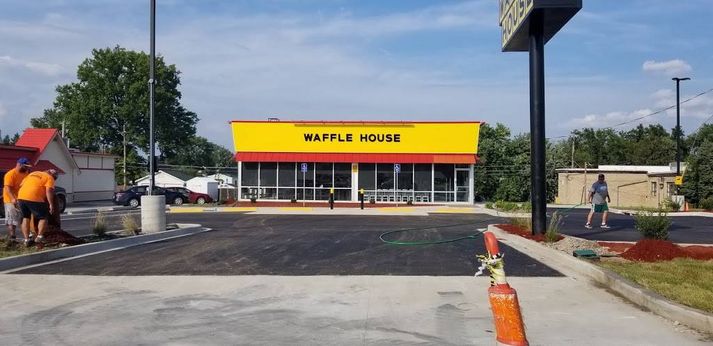 Waffle House | meal takeaway | 10635 St Charles Rock Rd, St Ann, MO 63074, USA | 3146258366 OR +1 314-625-8366