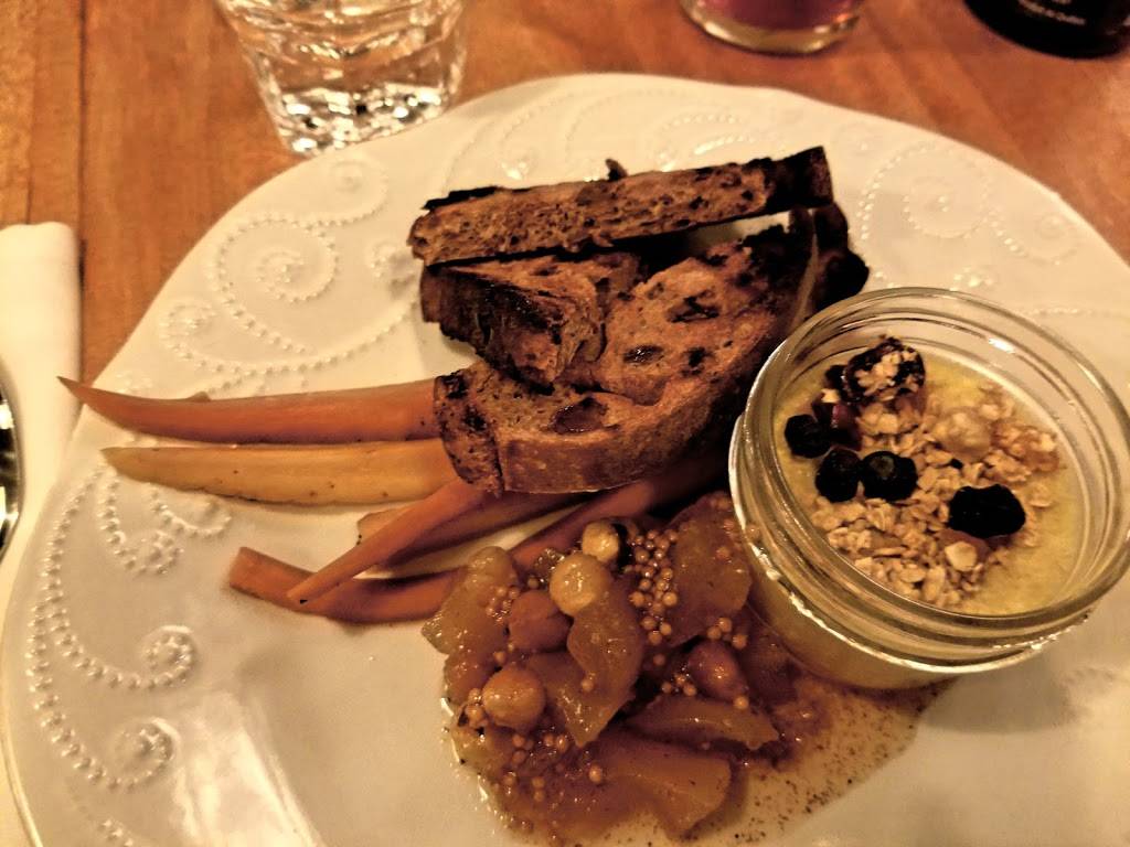 Racines Bistro Bar a Vin | restaurant | 741 Boulevard des Seigneurs, Terrebonne, QC J6W 1T5, Canada | 4504712577 OR +1 450-471-2577