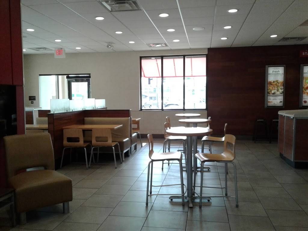 Wendys | restaurant | 1852 42nd St NE, Cedar Rapids, IA 52402, USA | 3193931619 OR +1 319-393-1619