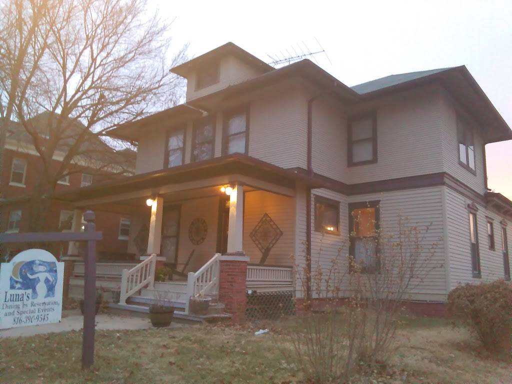 Lunas Fine Dining & Catering | restaurant | 214 N 20th St, St Joseph, MO 64501, USA | 8163909545 OR +1 816-390-9545