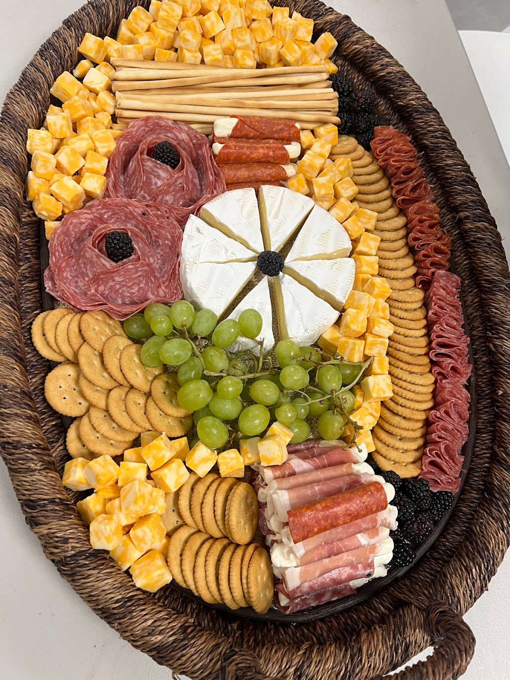 Sujeirysgourmet | restaurant | 3156 River Rd, Camden, NJ 08105, USA | 8564083117 OR +1 856-408-3117