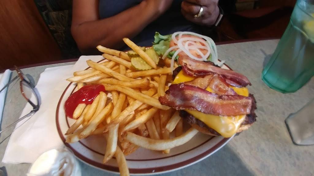 Magnolias Restaurant | restaurant | 1081 Payne Ave, St Paul, MN 55130, USA | 6517743333 OR +1 651-774-3333