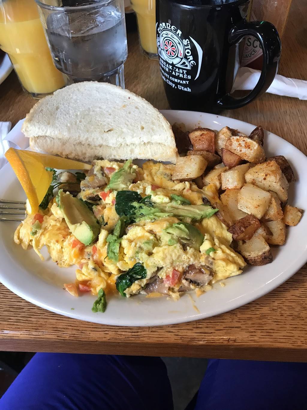 Corner Store Pub & Grill | restaurant | 1325 Lowell Ave, Park City, UT 84060, USA | 4356458666 OR +1 435-645-8666