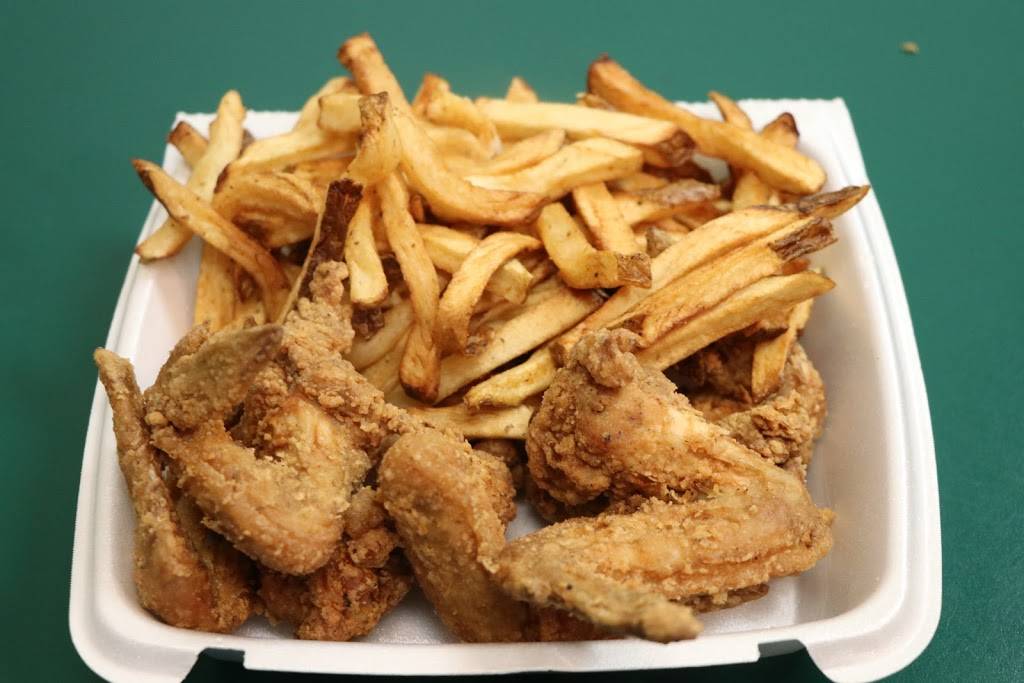 Captain Chicken | restaurant | 4561 Warner Rd, Cleveland, OH 44105, USA | 2169386543 OR +1 216-938-6543