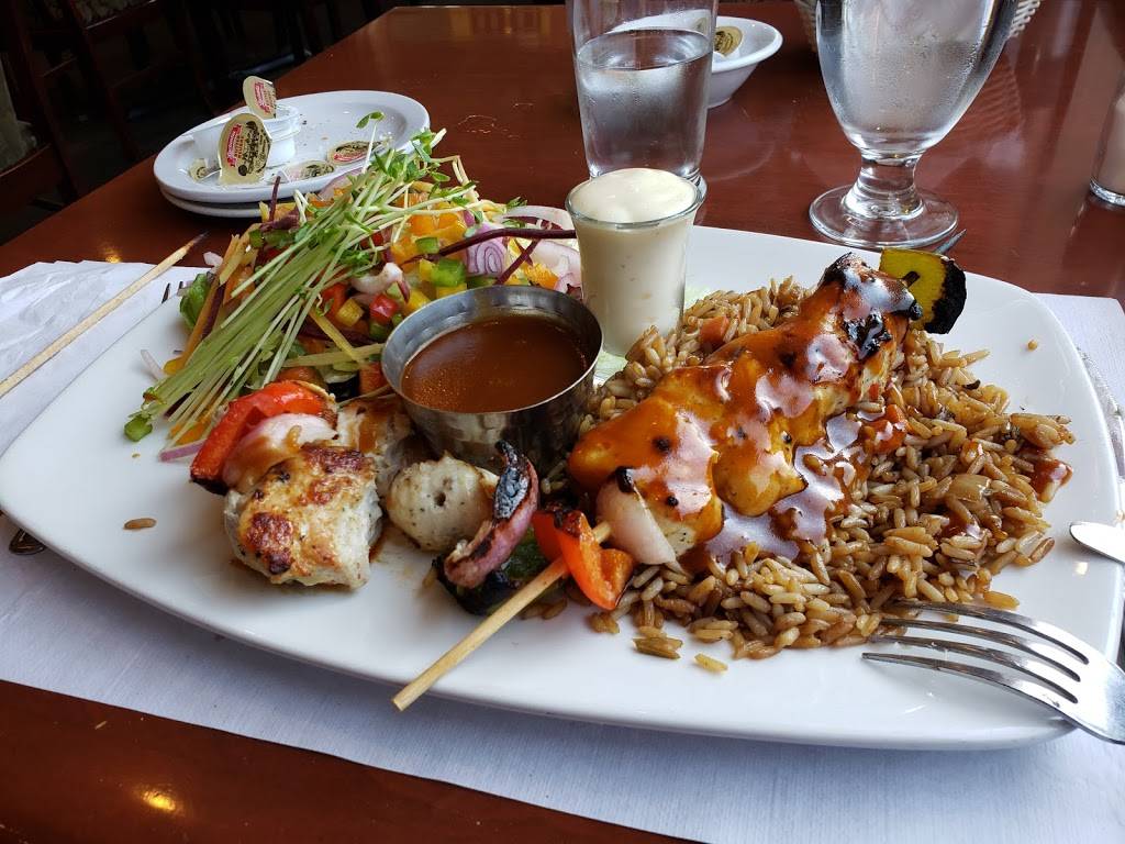 Luxor | restaurant | 213 Rue Notre Dame E, Victoriaville, QC G6P 4A2, Canada | 8197522022 OR +1 819-752-2022