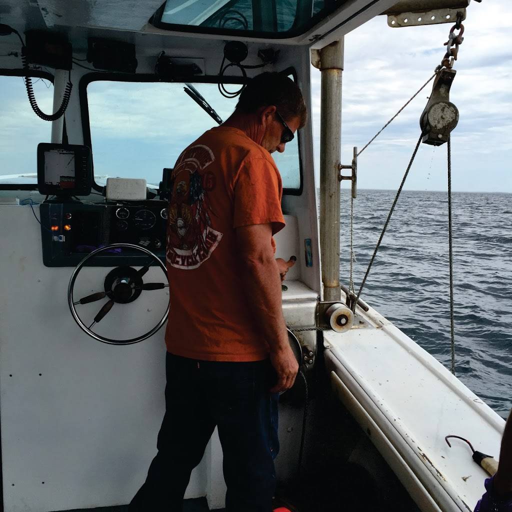 Captain Bobs Lobster Tours & Fishing Charters | restaurant | 1 Ocean Blvd, Hampton, NH 03842, USA | 6032311698 OR +1 603-231-1698