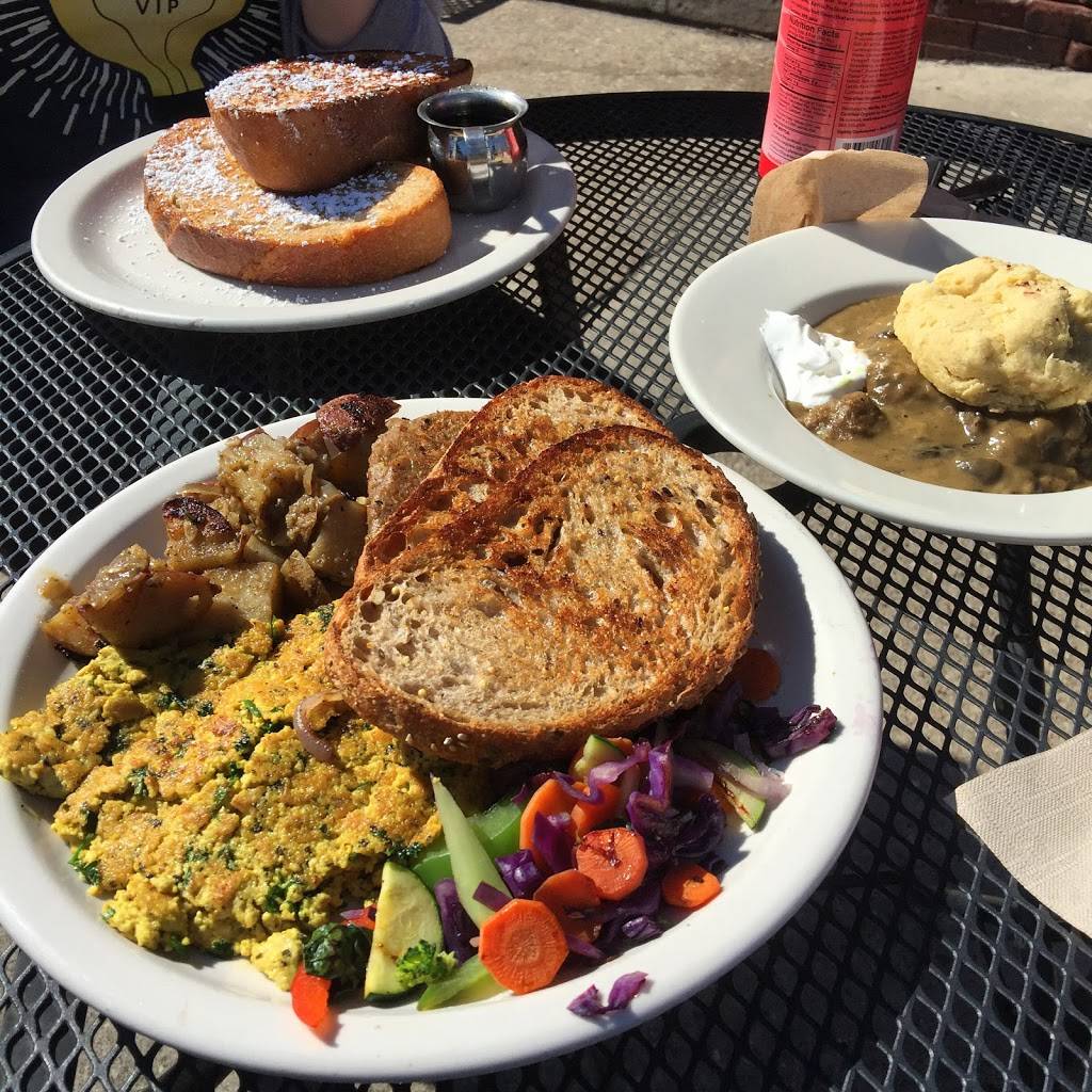 Riverwest Co-Op | restaurant | 733 E Clarke St, Milwaukee, WI 53212, USA | 4142647933 OR +1 414-264-7933