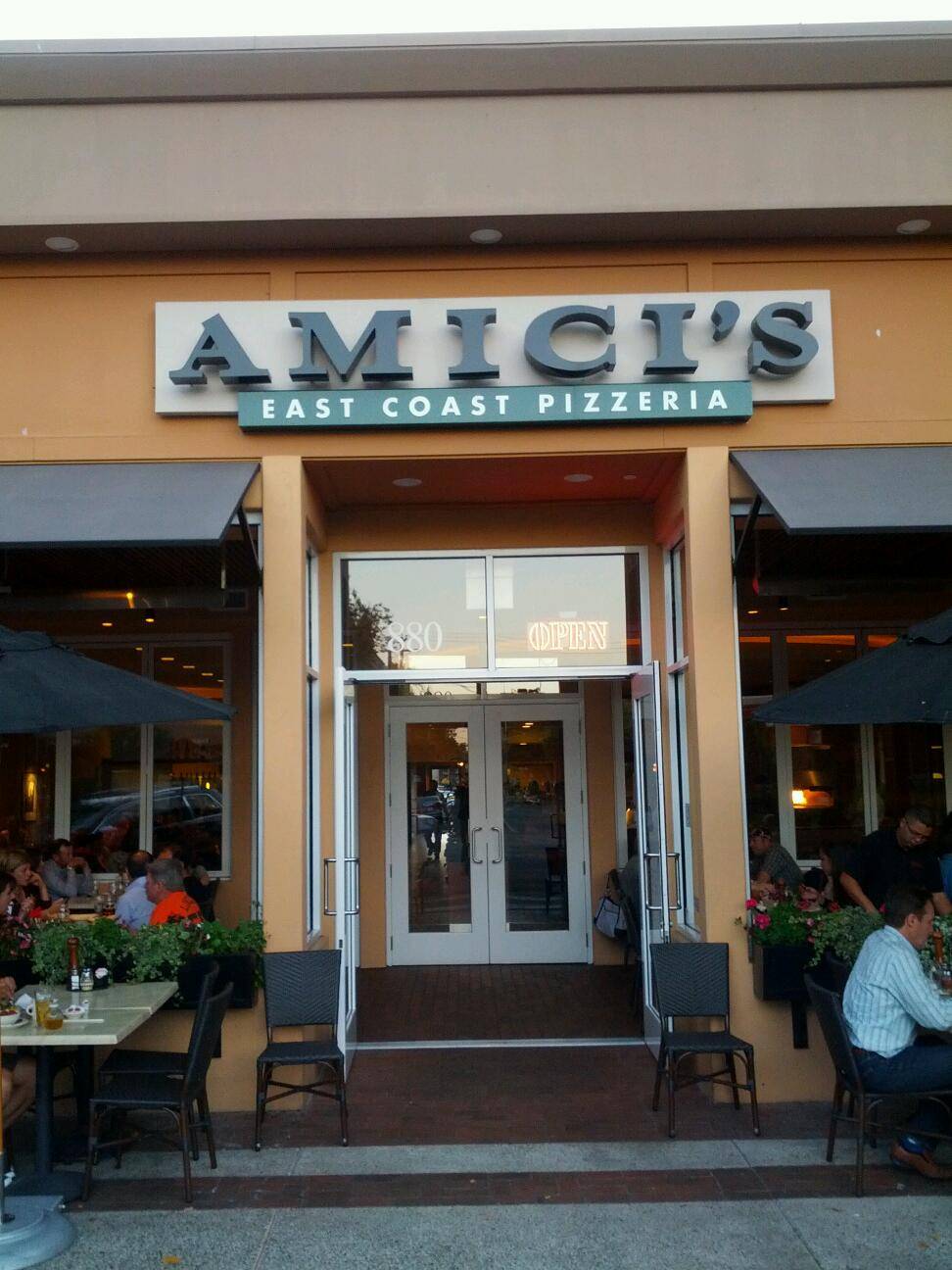 Amicis East Coast Pizzeria | restaurant | 880 Santa Cruz Ave, Menlo Park, CA 94025, USA | 6503298888 OR +1 650-329-8888