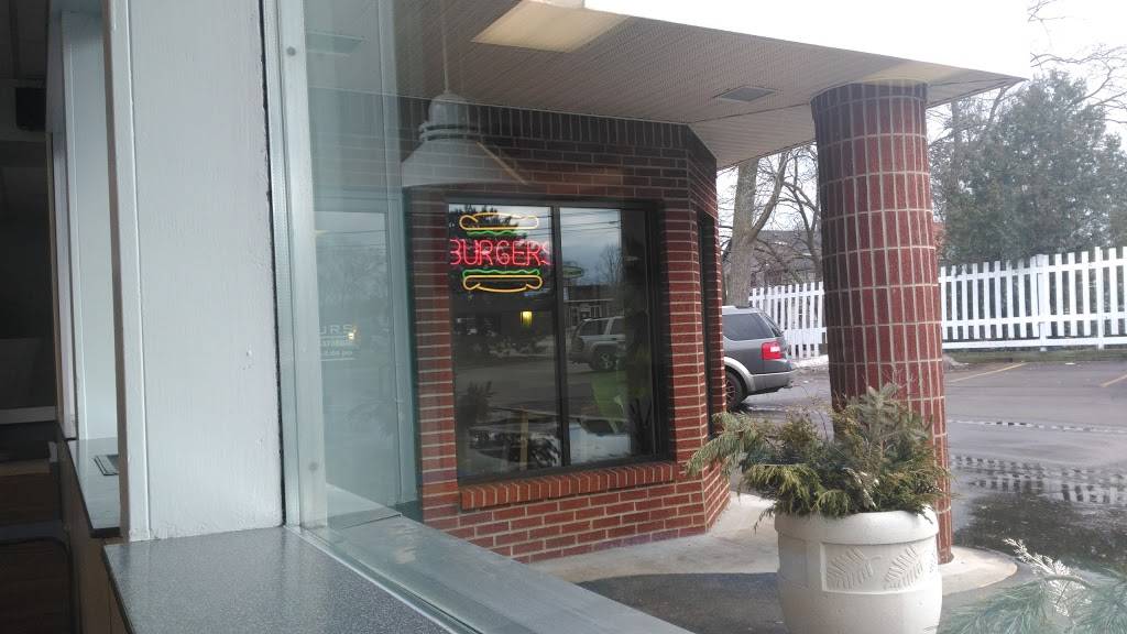 Olympic Broil | restaurant | 1320 N Grand River Ave, Lansing, MI 48906, USA | 5174858584 OR +1 517-485-8584