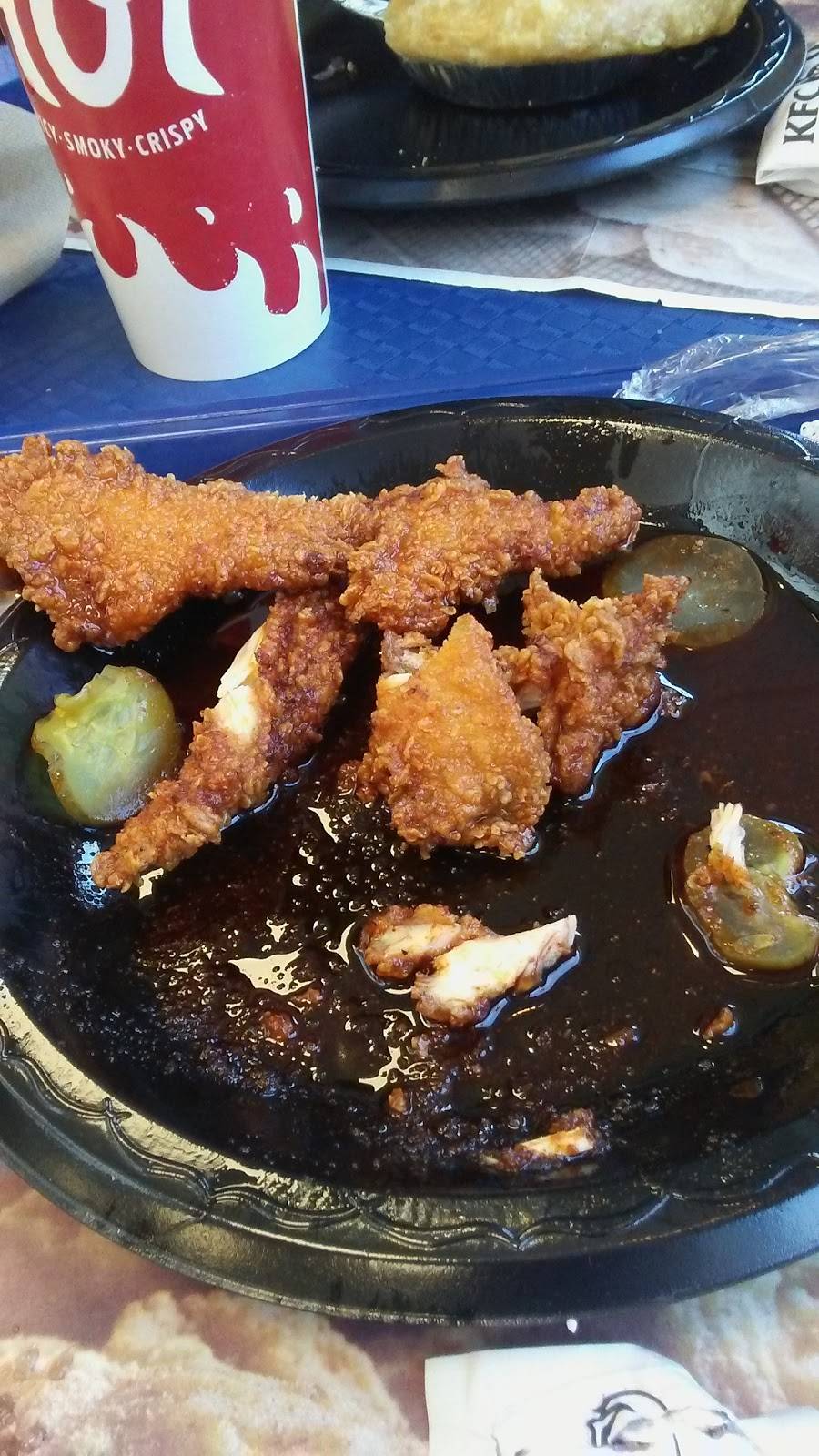 KFC | restaurant | 6140-42 Oxon Hill Rd, Oxon Hill, MD 20745, USA | 3015670590 OR +1 301-567-0590