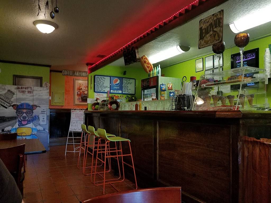 Yummy Dogs | restaurant | 577 Deltona Blvd, Deltona, FL 32725, USA | 3862599729 OR +1 386-259-9729