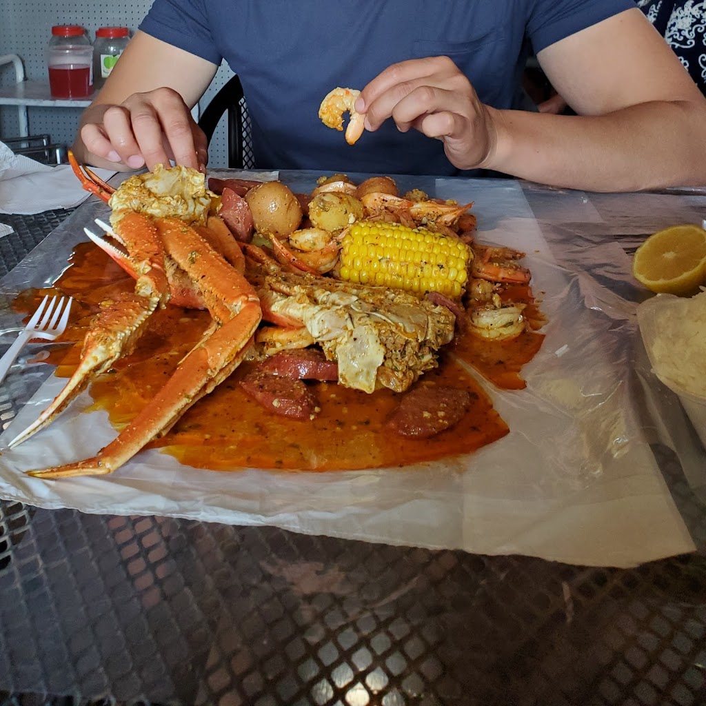 The Crackin Crab | restaurant | 106 S 1st St, Brownfield, TX 79316, USA | 8063325214 OR +1 806-332-5214