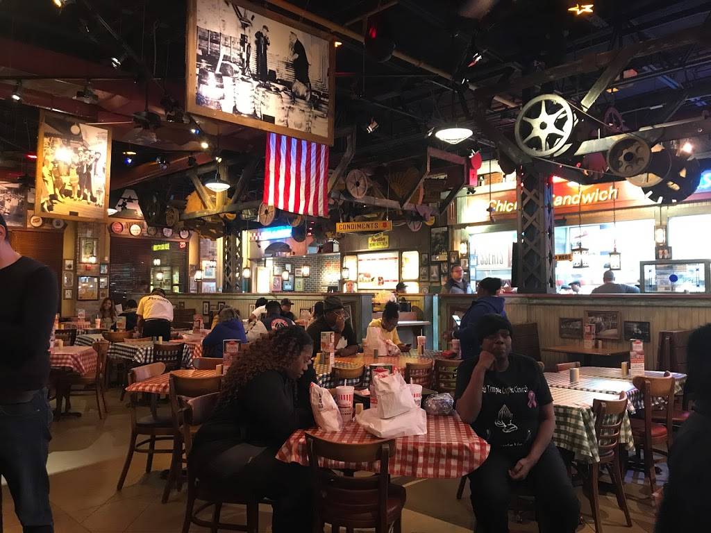 Portillos Hot Dogs | meal takeaway | 4020 W 95th St, Oak Lawn, IL 60453, USA | 7084251600 OR +1 708-425-1600