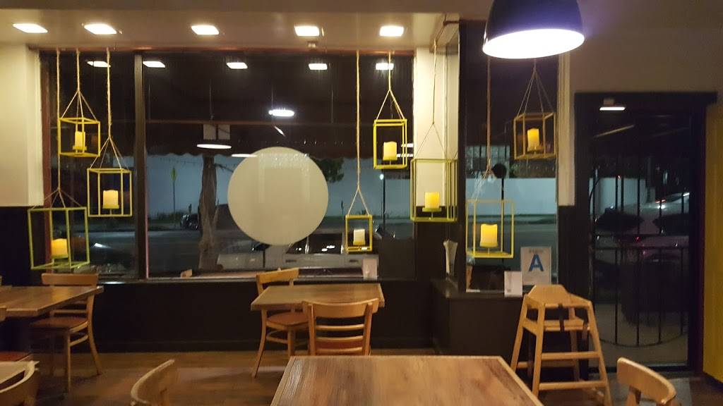 Hollywood Pies | meal delivery | 6116 1/2 W Pico Blvd, Los Angeles, CA 90035, USA | 3233373212 OR +1 323-337-3212