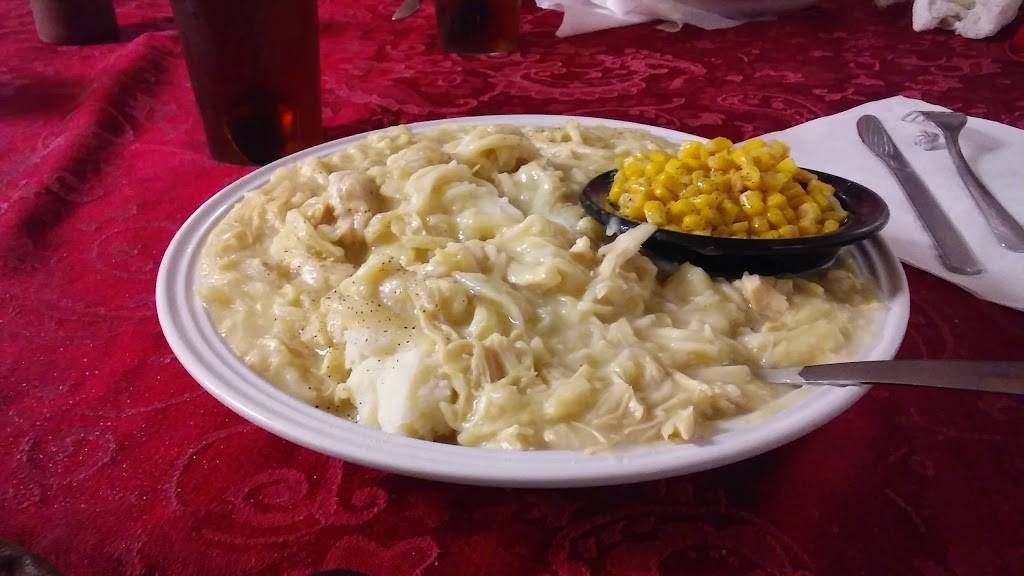 Gebhardts Chicken Dinners | restaurant | 124 N 260th St, Mulberry, KS 66756, USA | 6207643451 OR +1 620-764-3451