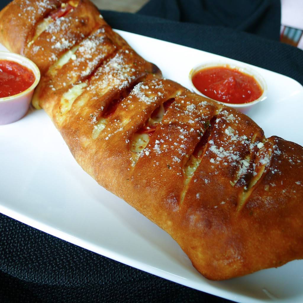 EuroGyro | restaurant | 13429 Madison Ave, Lakewood, OH 44107, USA | 4408570200 OR +1 440-857-0200