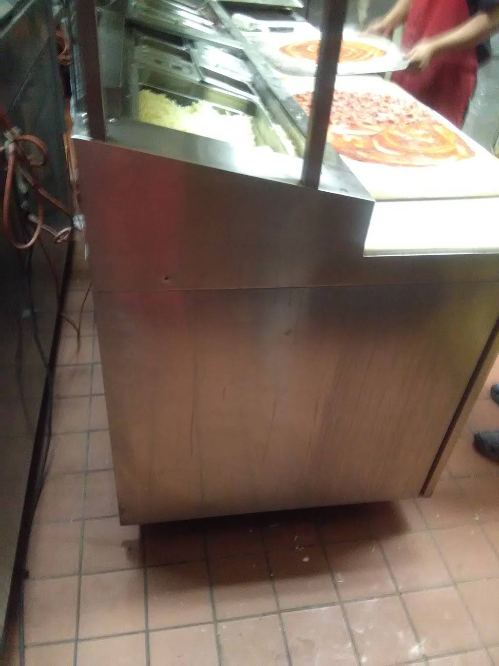 Lucky Vitos Pizzeria | meal delivery | 1950 N Kimball Ave, Chicago, IL 60647, USA | 7735709296 OR +1 773-570-9296