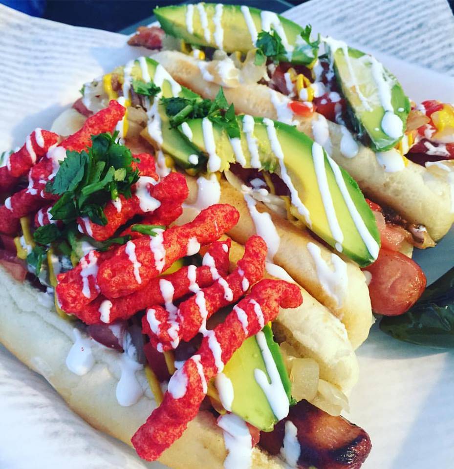 Daves Dogs Grill | restaurant | 149 S Turnpike Rd, Santa Barbara, CA 93111, USA | 8057707772 OR +1 805-770-7772