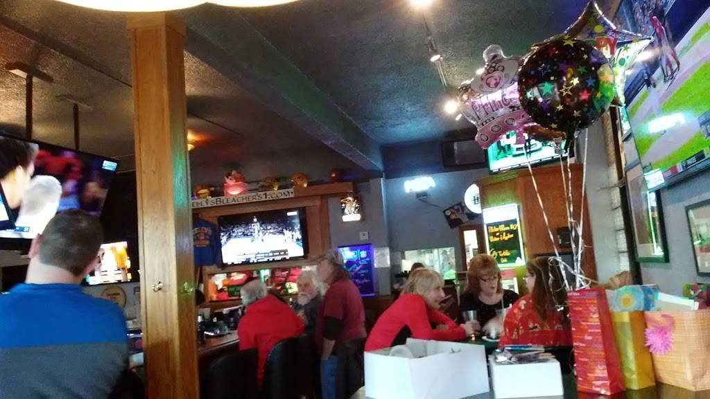 Kellys Bleachers | restaurant | 5218 W Bluemound Rd, Milwaukee, WI 53208, USA | 4142589837 OR +1 414-258-9837