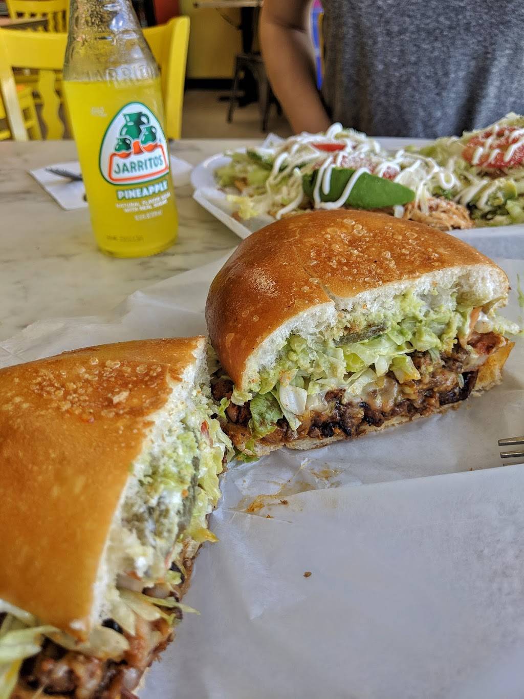 i taco | restaurant | 813 E 66th St, Richfield, MN 55423, USA | 6128863649 OR +1 612-886-3649