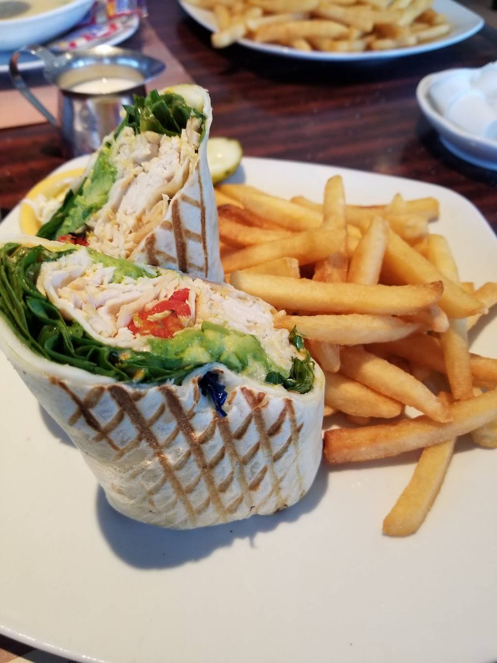 Tom Sawyer Diner | restaurant | 98 E Ridgewood Ave, Paramus, NJ 07652, USA | 2012620111 OR +1 201-262-0111