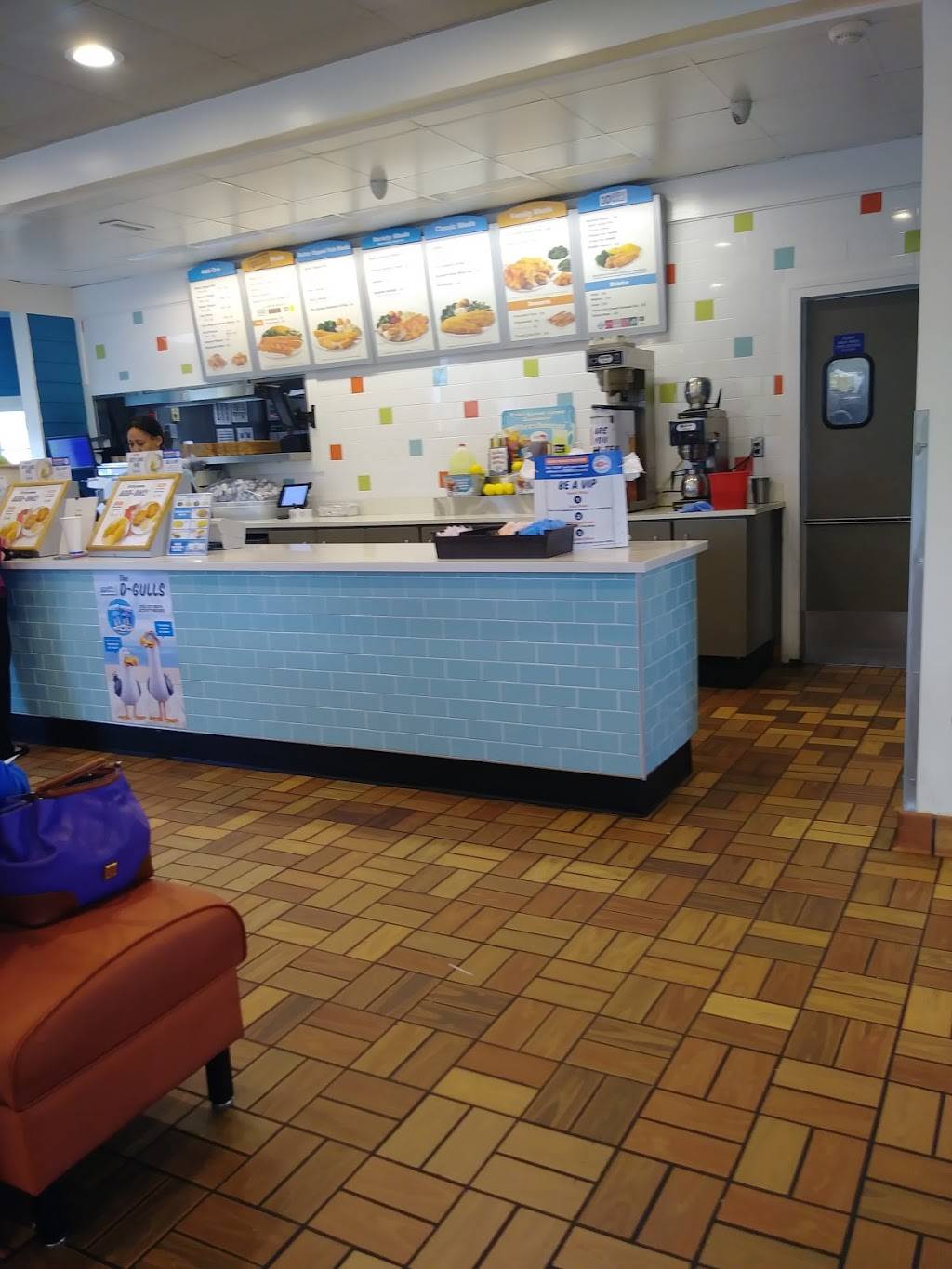 Captain Ds | restaurant | 1690 E 23rd St, Chattanooga, TN 37404, USA | 4236291352 OR +1 423-629-1352