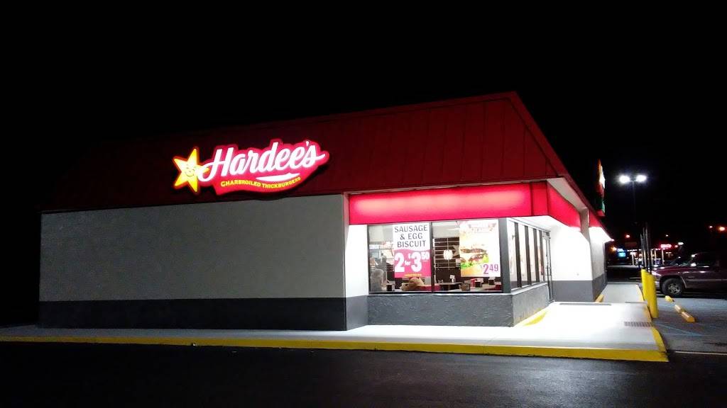 Hardees | restaurant | 901 W Main St, Livingston, TN 38570, USA | 9318232623 OR +1 931-823-2623