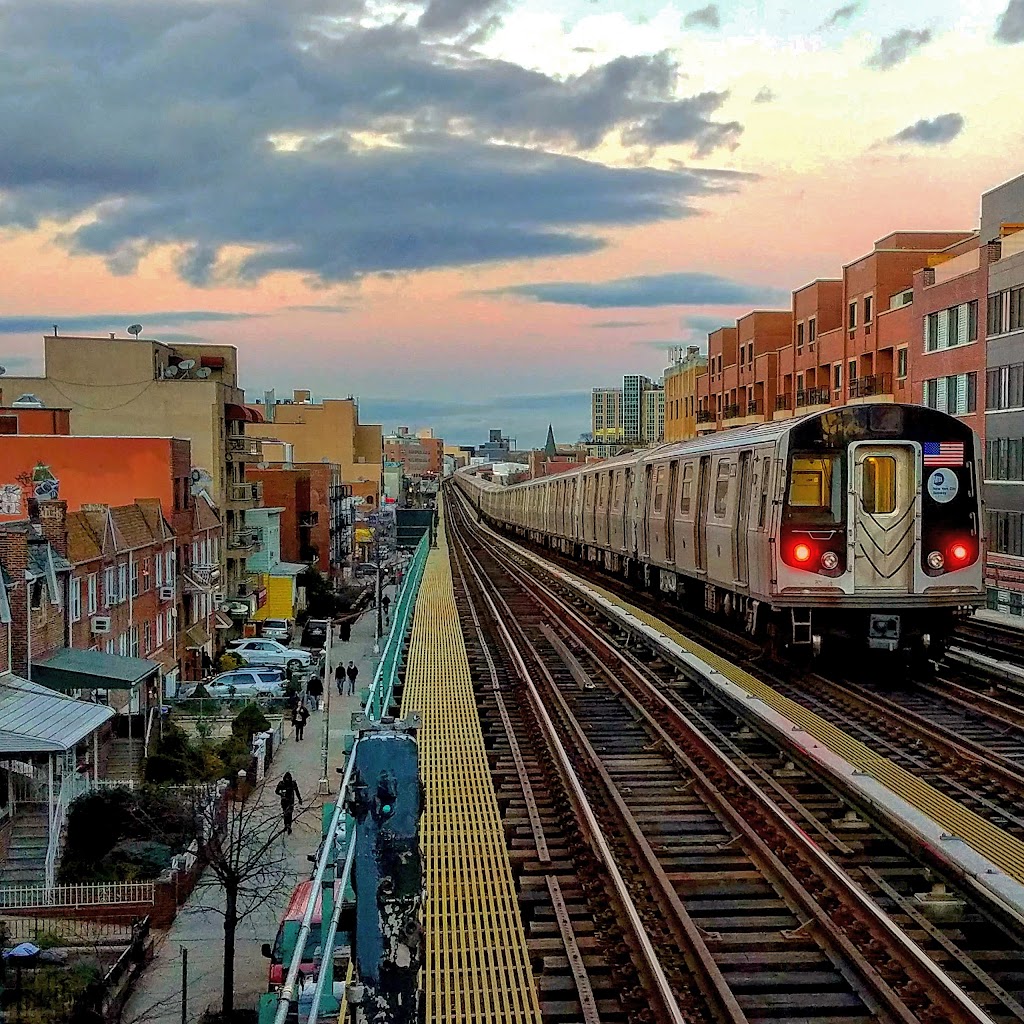 Broadway Station | restaurant | 30-09 Broadway, Astoria, NY 11106, USA | 7185455869 OR +1 718-545-5869