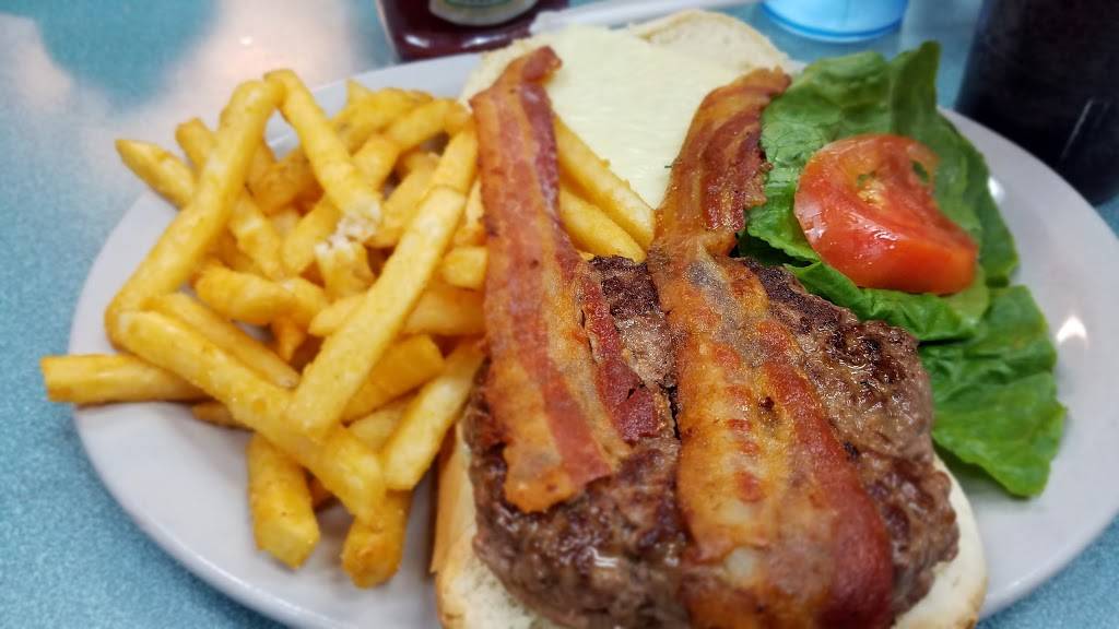 George & Sons Restaurant | restaurant | 160 Fairview Ave # 170, Hudson, NY 12534, USA | 5188283116 OR +1 518-828-3116