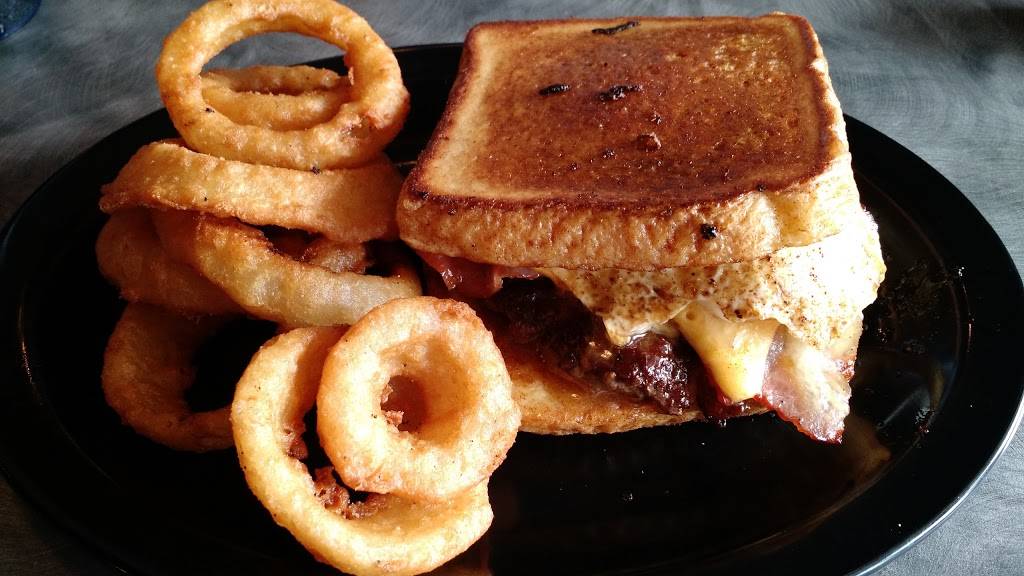 Odis 12 Sports Bar & Grille | restaurant | 3702 W 12th St, Erie, PA 16505, USA | 8144526347 OR +1 814-452-6347