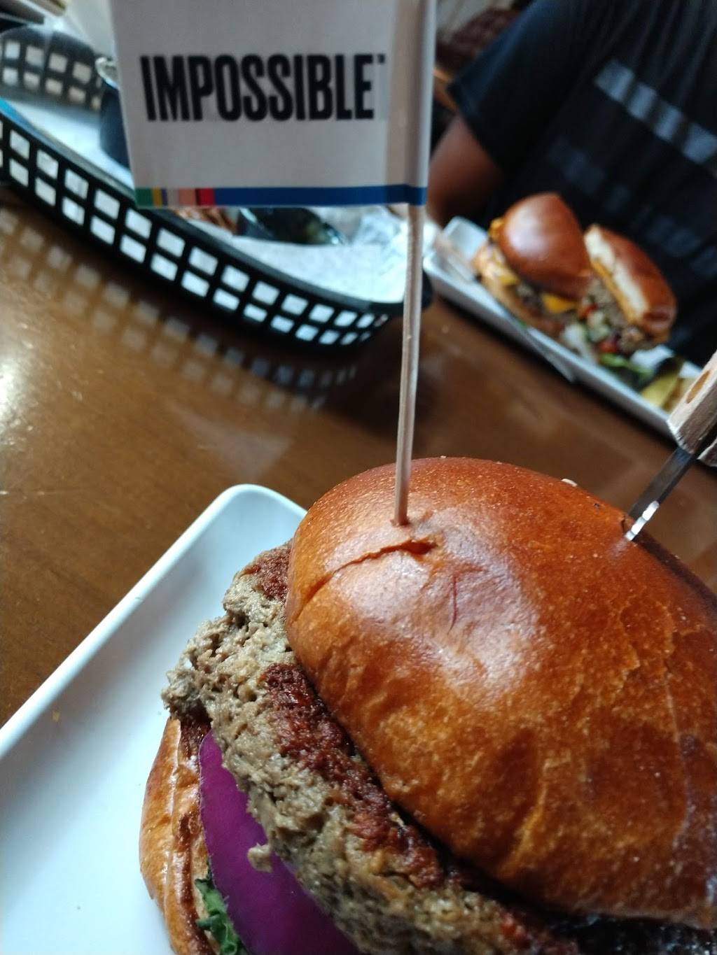 Old Dog Tavern | restaurant | 402 E Kalamazoo Ave, Kalamazoo, MI 49007, USA | 2693815677 OR +1 269-381-5677