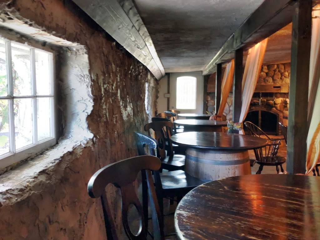 Perennial Vineyards | restaurant | 11877 Poorman St SW, Navarre, OH 44662, USA | 3308323677 OR +1 330-832-3677