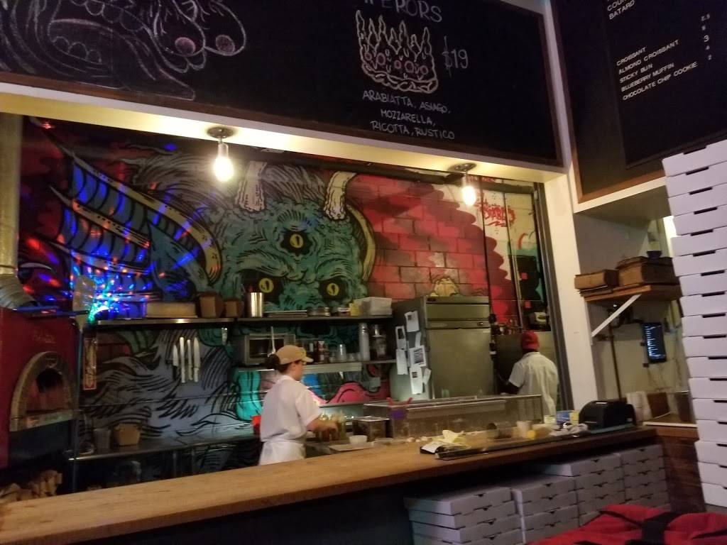 Robertas | restaurant | 261 Moore St, Brooklyn, NY 11206, USA | 7184171118 OR +1 718-417-1118