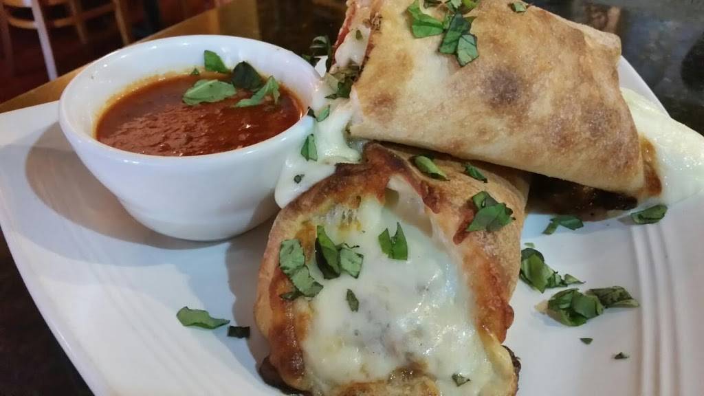 Bizzarro’s Italian Restaurant & Pizzeria | restaurant | 3682 N Wickham Rd, Melbourne, FL 32935, USA | 3217520555 OR +1 321-752-0555