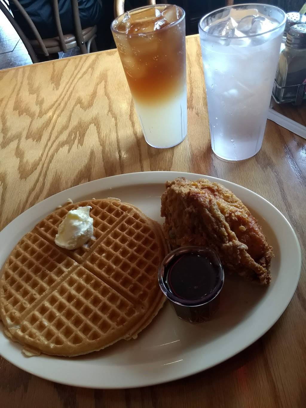 Roscoes House of Chicken n Waffles | restaurant | 730 East Broadway, At Los, Alamitos Ave, Long Beach, CA 90802, USA | 5624378355 OR +1 562-437-8355