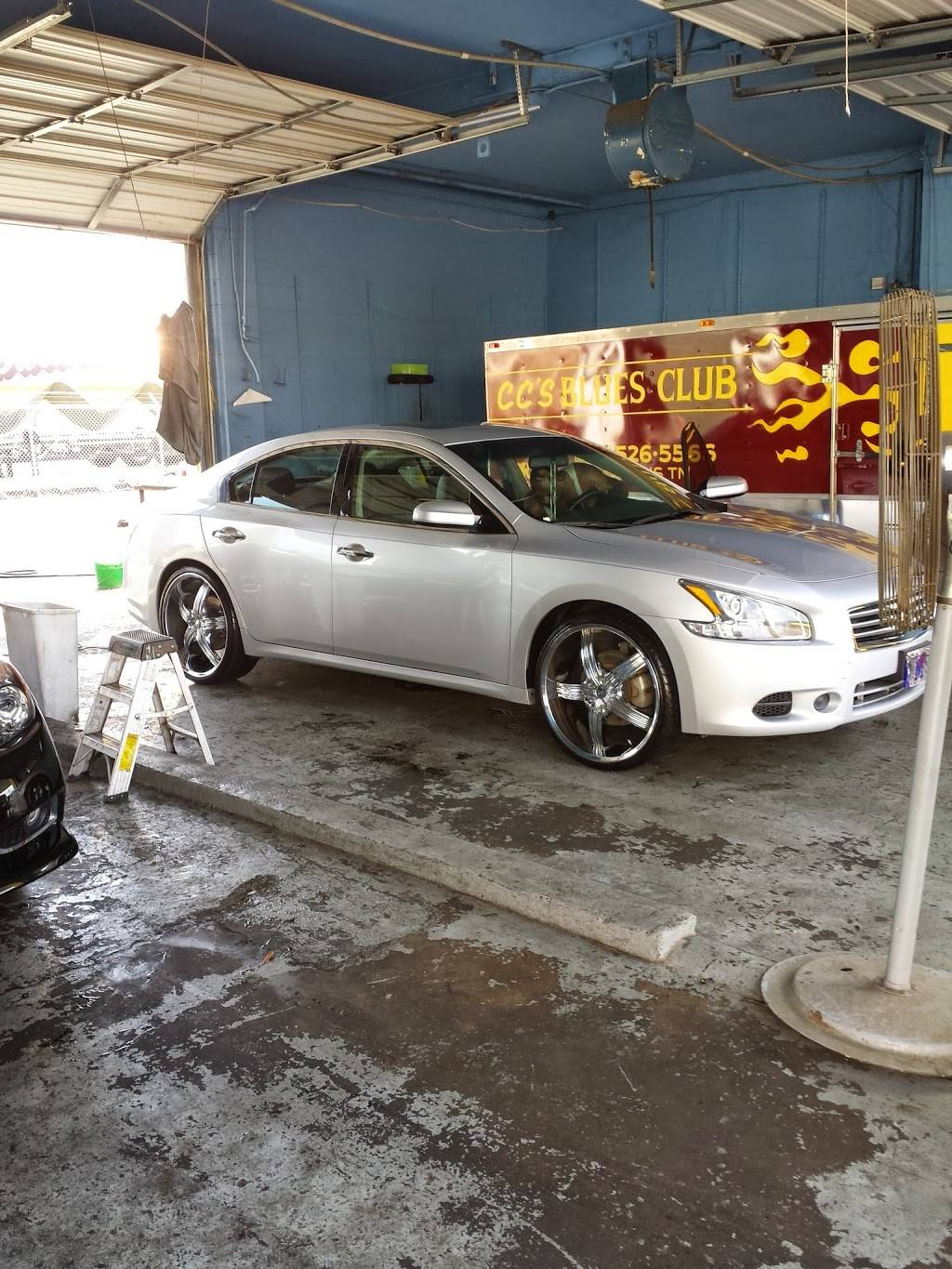 Hot Wings Express | restaurant | 1373 Thomas St, Memphis, TN 38107, USA | 9015441900 OR +1 901-544-1900