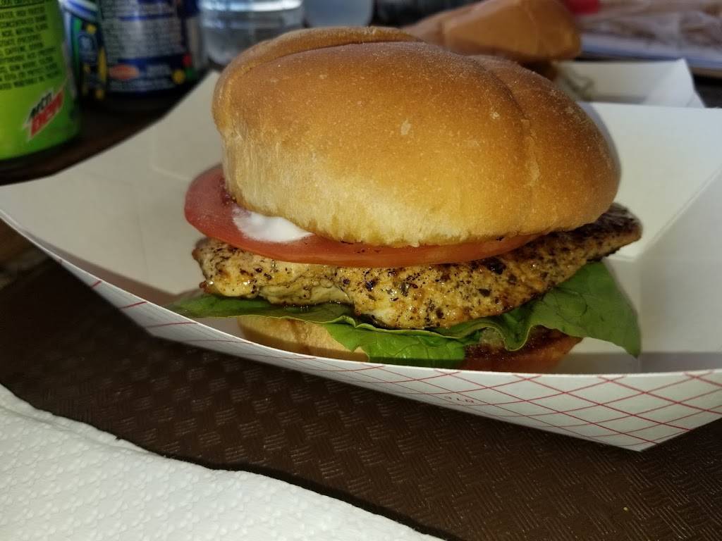 BBs Grill | restaurant | 107 Pleasant St, Brunswick, ME 04011, USA | 2077980158 OR +1 207-798-0158