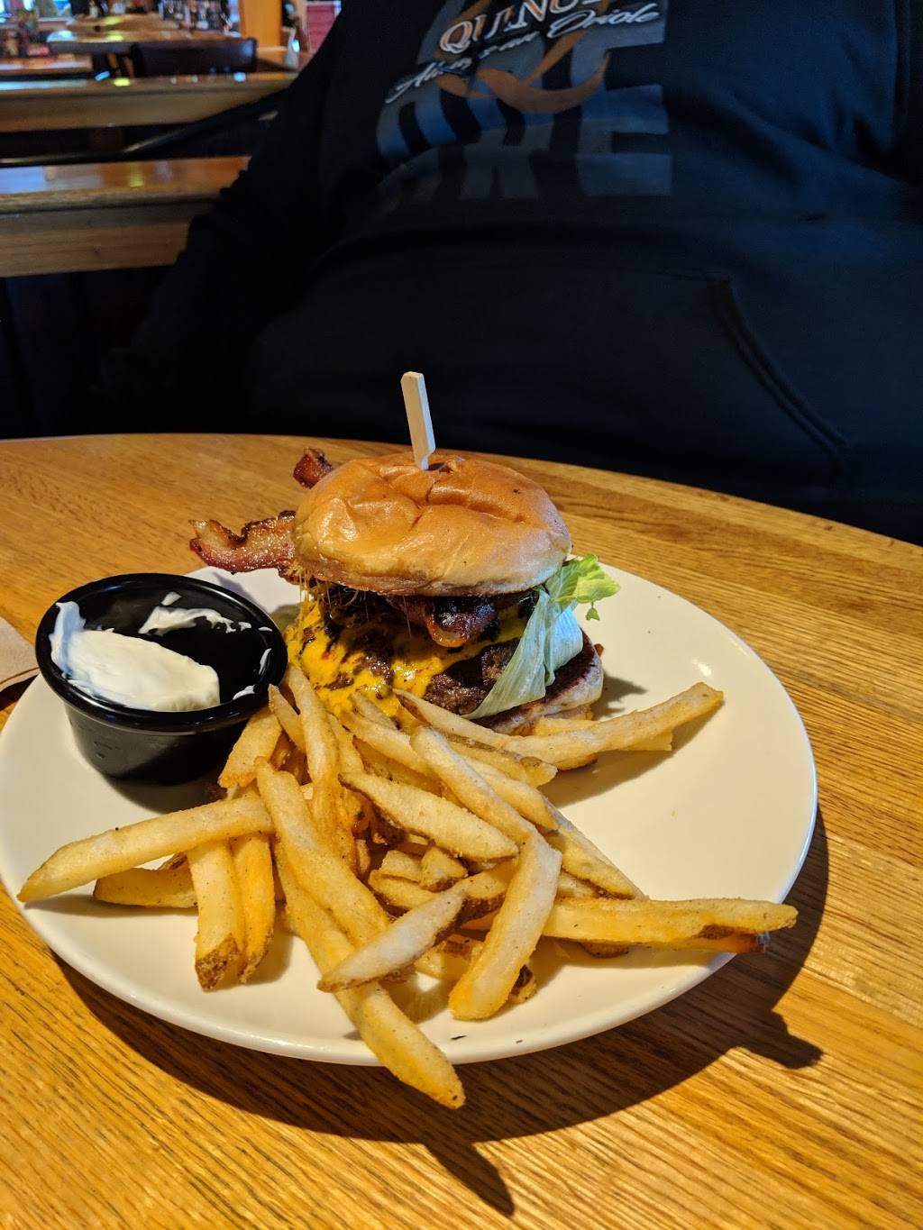 Applebees Grill + Bar | restaurant | 787 E Chicago St, Coldwater, MI 49036, USA | 5172781432 OR +1 517-278-1432