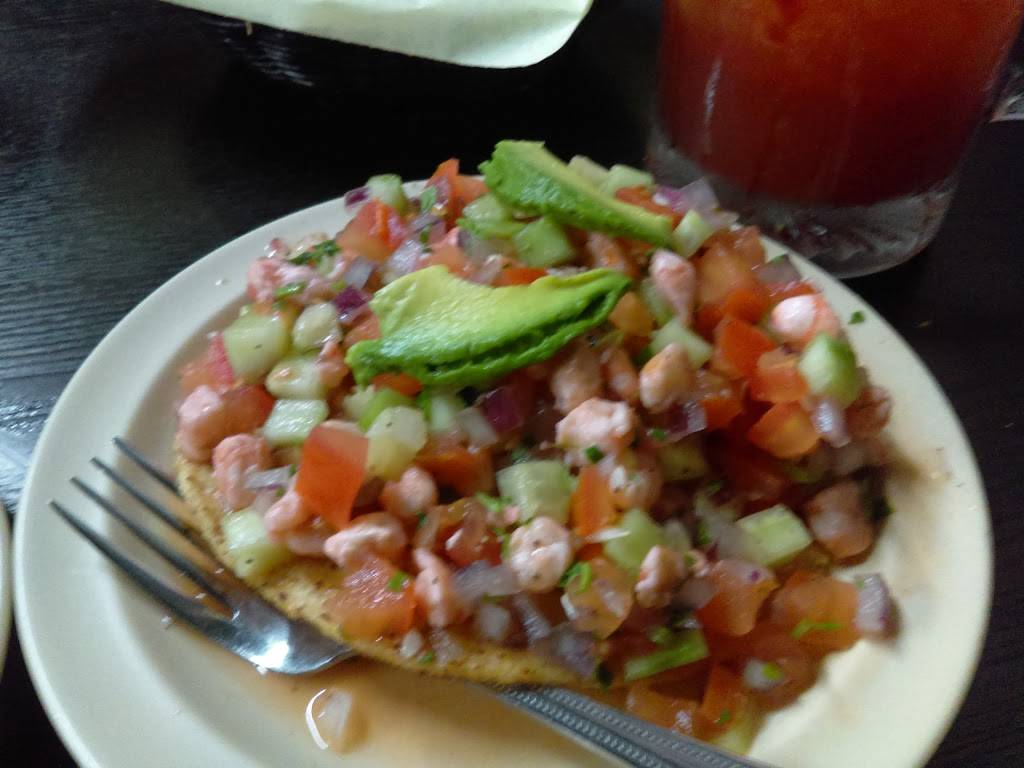 Mariscos El Chapo | restaurant | 2055 E Highland Ave, San Bernardino, CA 92404, USA | 9098630169 OR +1 909-863-0169