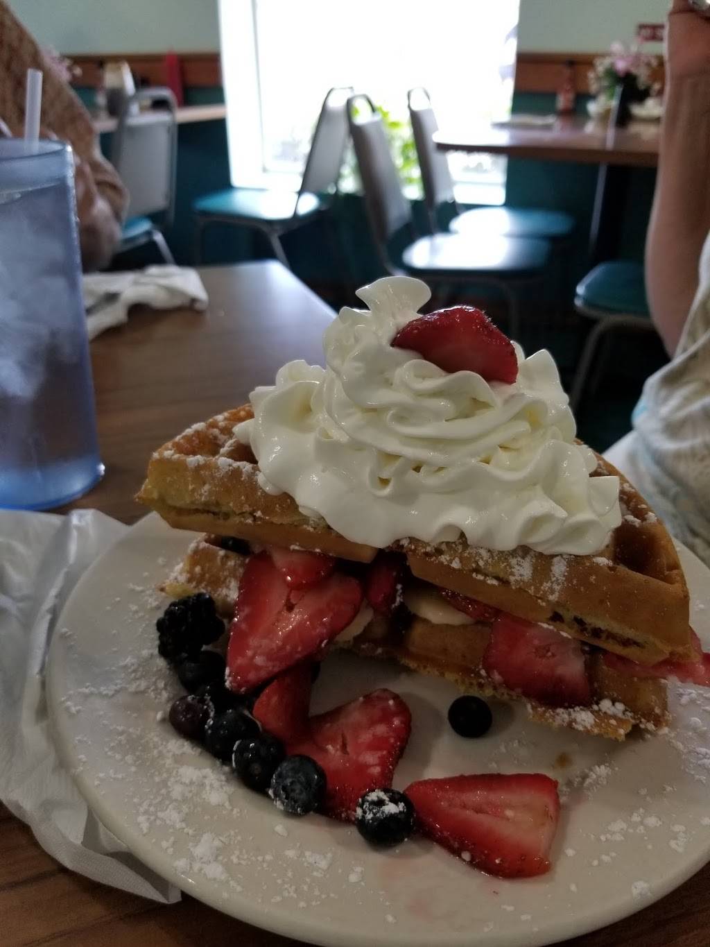 Moms Home Cooking | restaurant | 1201 N Dixie Fwy, New Smyrna Beach, FL 32168, USA | 3864235660 OR +1 386-423-5660