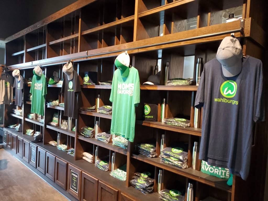 Wahlburgers @ Hy-Vee | restaurant | Wahlburgers @ Hy-Vee, 7610 N Orange Prairie Rd, Peoria, IL 61615, USA | 3095891030 OR +1 309-589-1030