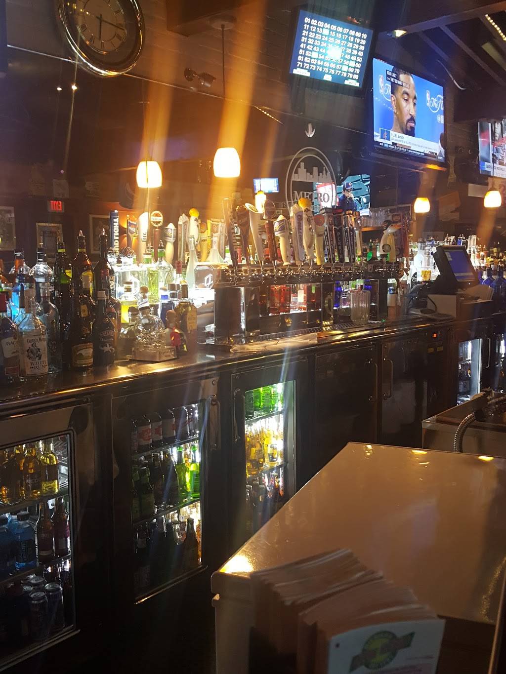 Metro Bar & Grill | restaurant | 30860 Ryan Rd, Warren, MI 48092, USA | 5867517710 OR +1 586-751-7710