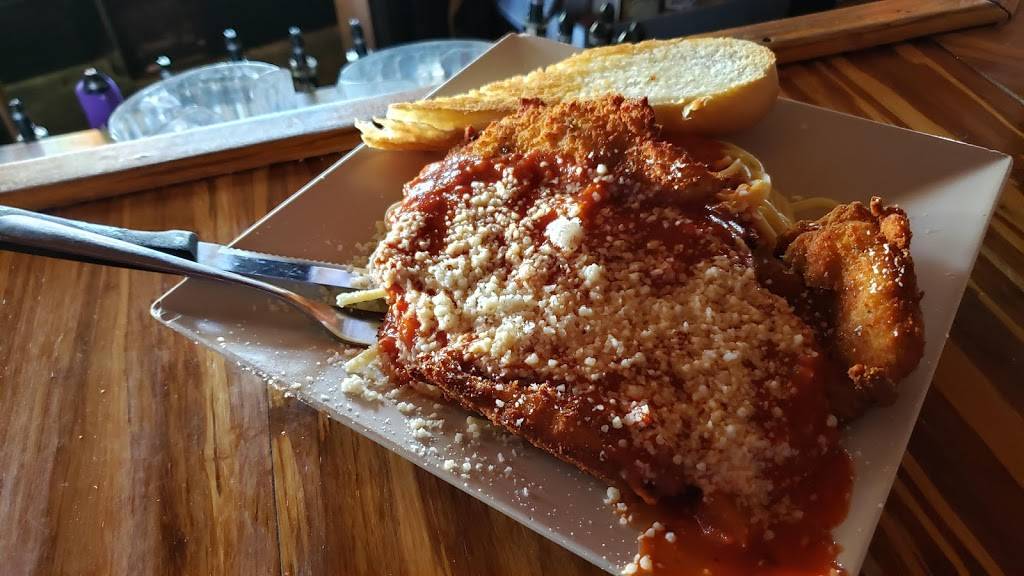 Willys Burgers And Booze | restaurant | 645 Corey Ave, St Pete Beach, FL 33706, USA | 7273298667 OR +1 727-329-8667