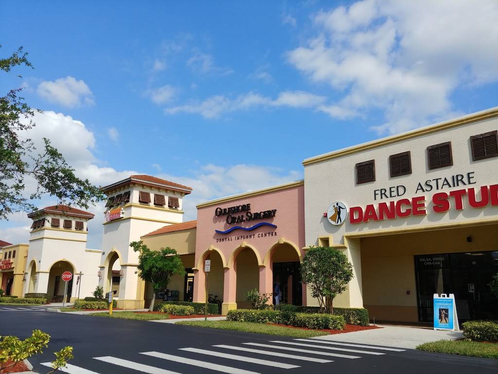 Dunkin | bakery | 1575 Pine Ridge Rd, Naples, FL 34109, USA | 2395937739 OR +1 239-593-7739