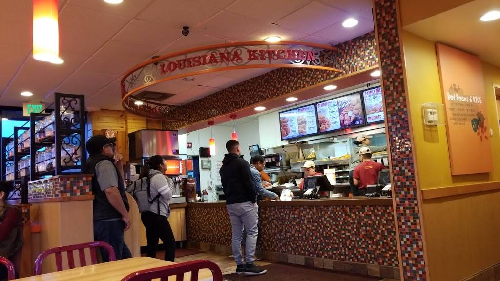 Popeyes Louisiana Kitchen | restaurant | 2210 E Plaza Blvd, National City, CA 91950, USA | 6194703002 OR +1 619-470-3002