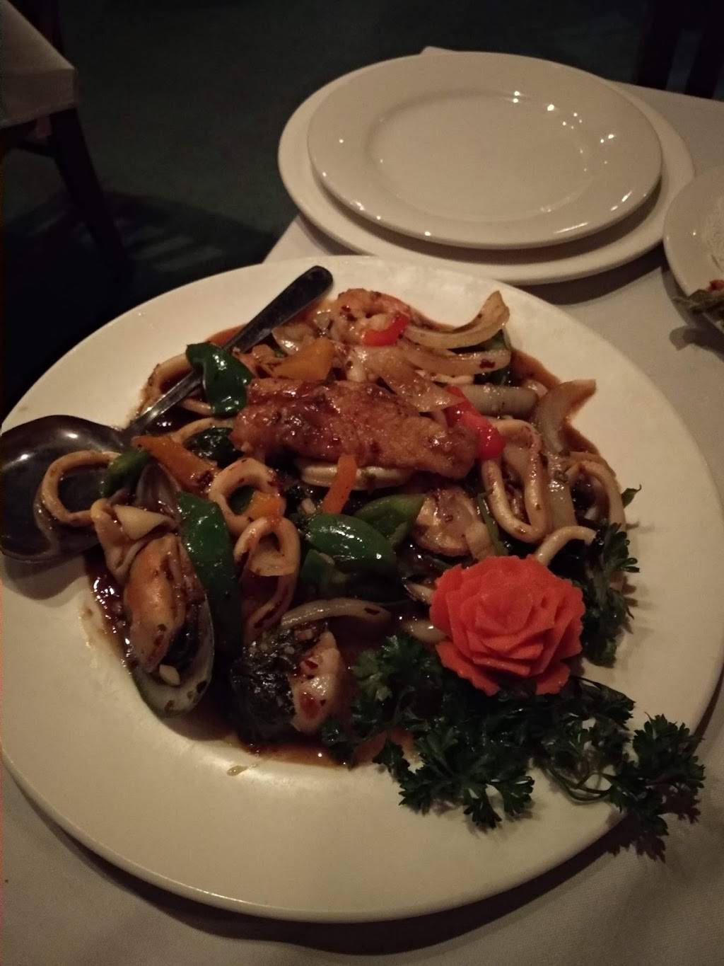 Annies Thai Castle | restaurant | 3195 Roswell Rd NE, Atlanta, GA 30305, USA | 4042649546 OR +1 404-264-9546