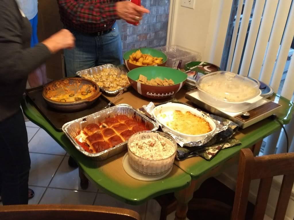 Walden Yacht Club | restaurant | 13101 Melville Dr, Montgomery, TX 77356, USA | 9365824222 OR +1 936-582-4222