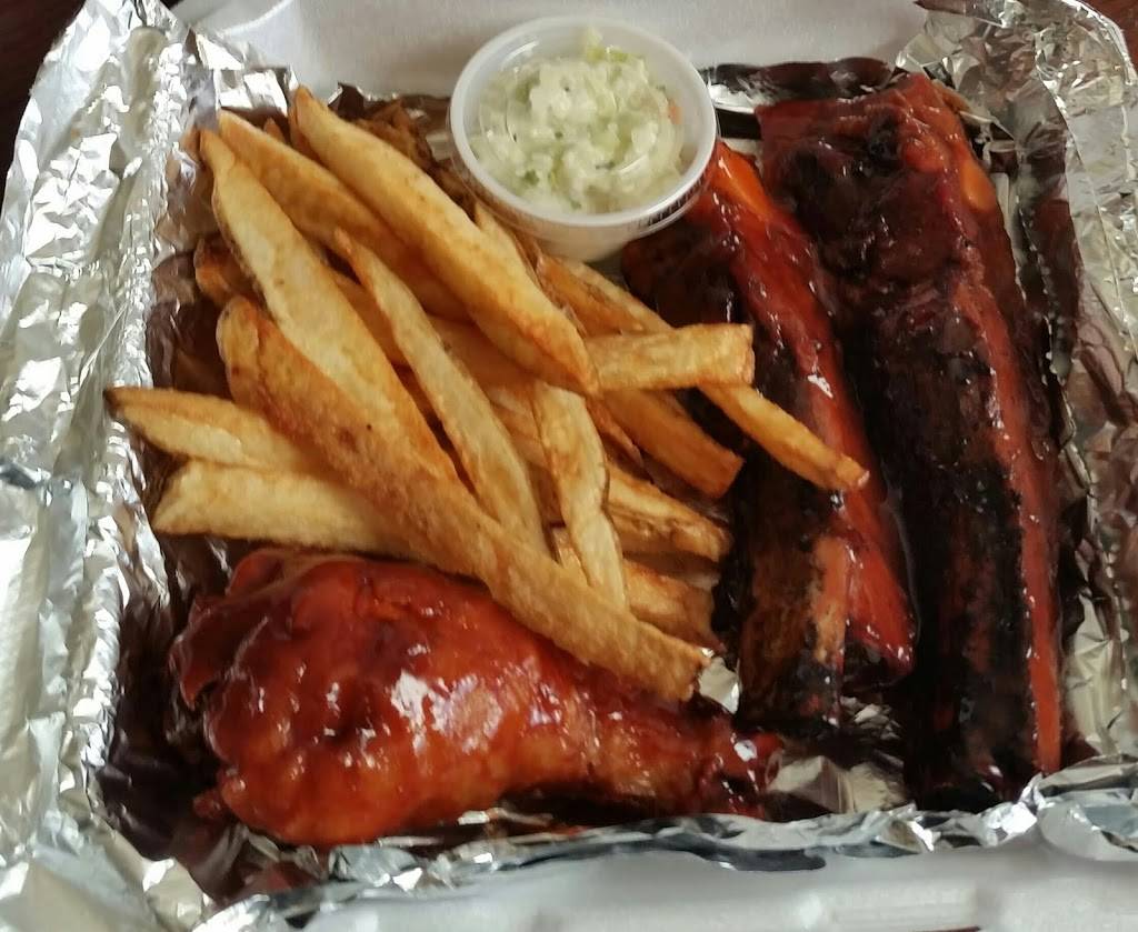 Mad Kathys Ribs | restaurant | 310 High St, Fairport Harbor, OH 44077, USA | 2165836773 OR +1 216-583-6773