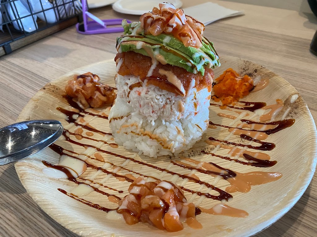 Sushi rollin | restaurant | 1288 W Main St #142, Lewisville, TX 75067, USA | 8173203722 OR +1 817-320-3722